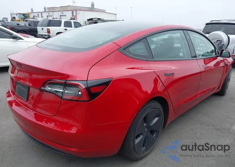 2022 Tesla Model 3 Rear-Wheel Drive z USA, uszkodzony, nr VIN 5YJ3E1EA3NF131986